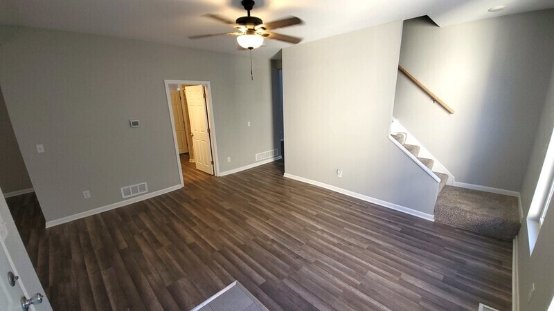 Primary Photo - 1648 A Ave NE