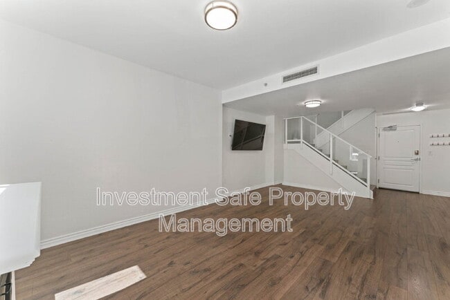 Foto del edificio - 300 W Beech St