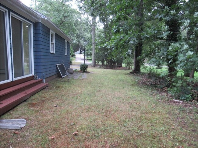 Building Photo - 175 Chestnut Dr