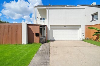 Building Photo - 2922 Bering Dr