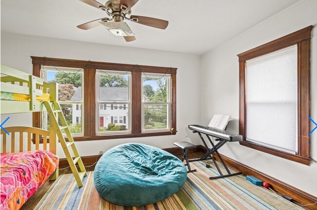 Foto del edificio - 18 Oak Hill Rd