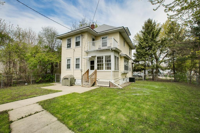 Building Photo - 988 Randolph Ave