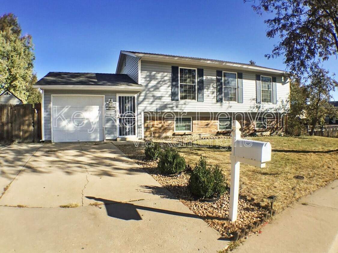 Photo - 16597 E Lasalle Pl
