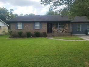 Building Photo - 1703 NW Morningside Dr