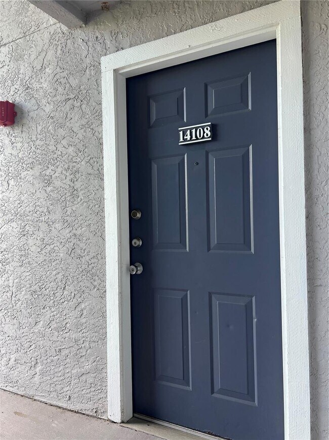 Building Photo - 15067 SW 103rd Terrace