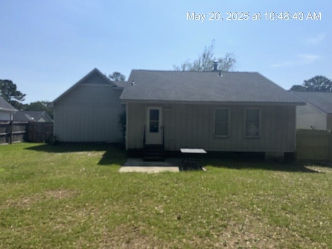 Building Photo - 1222 Skyline Dr