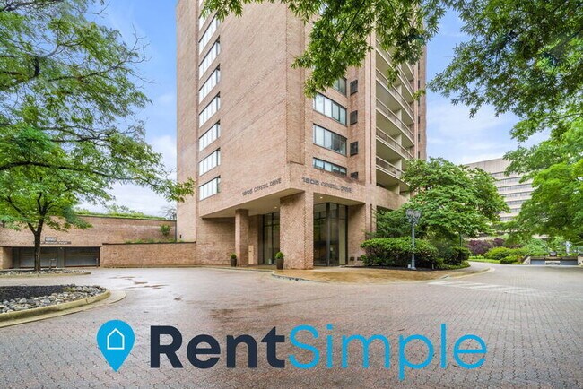 Building Photo - 1805 Crystal Dr