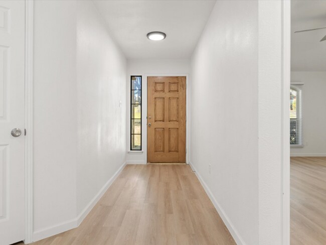 Foto del edificio - 612 De Soto Dr