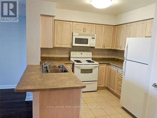 Photo du bâtiment - 4978 Yonge St