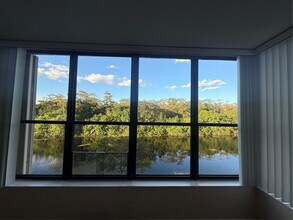 Building Photo - 2660 Carambola Cir N