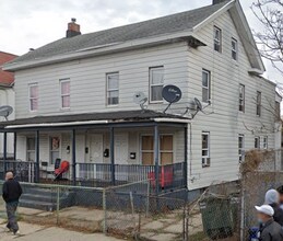 Building Photo - 980-982-982 Pembroke St