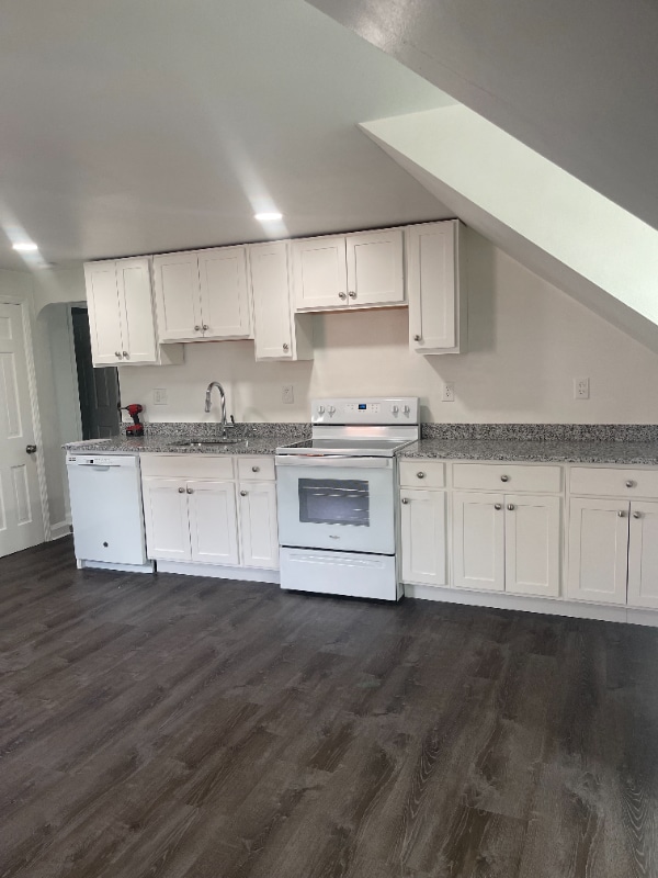 Building Photo - 701 Academy Rd