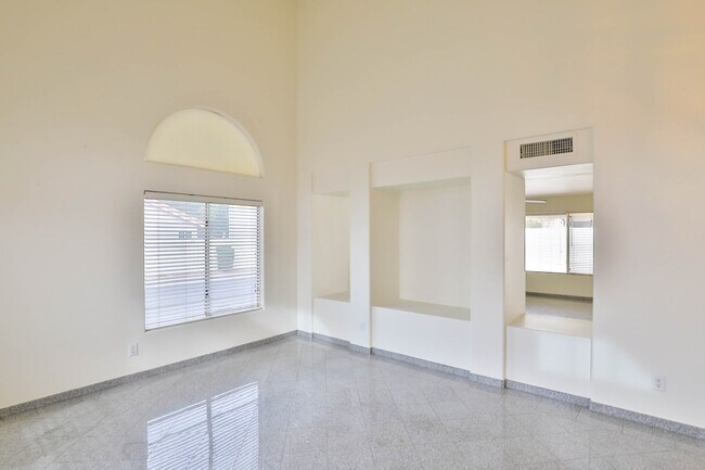 Building Photo - 3870 W Golden Keys Way