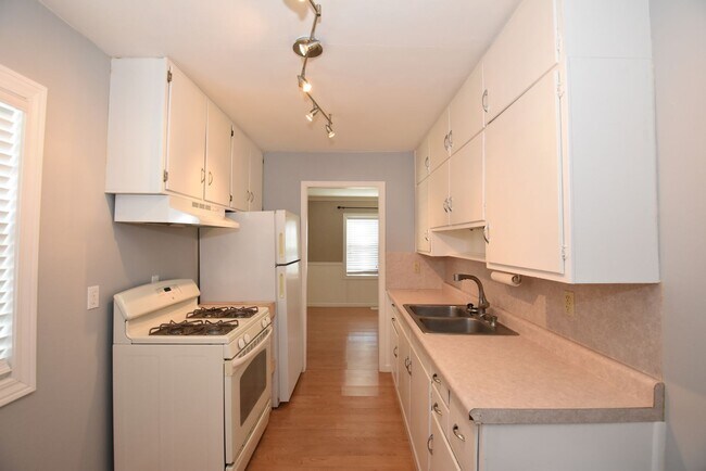 Building Photo - 2 bedroom in Mishawaka