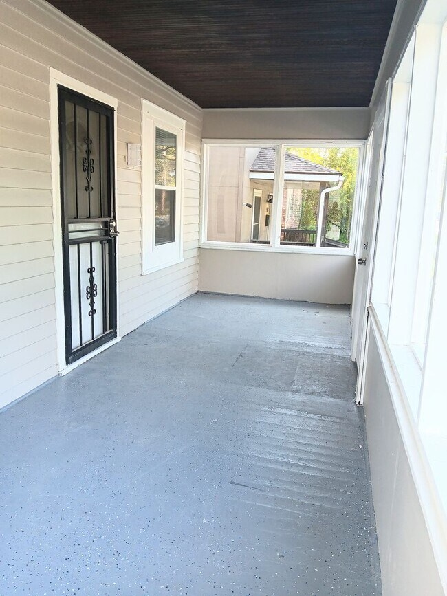 Building Photo - 2 Bedroom 1 bath with Office