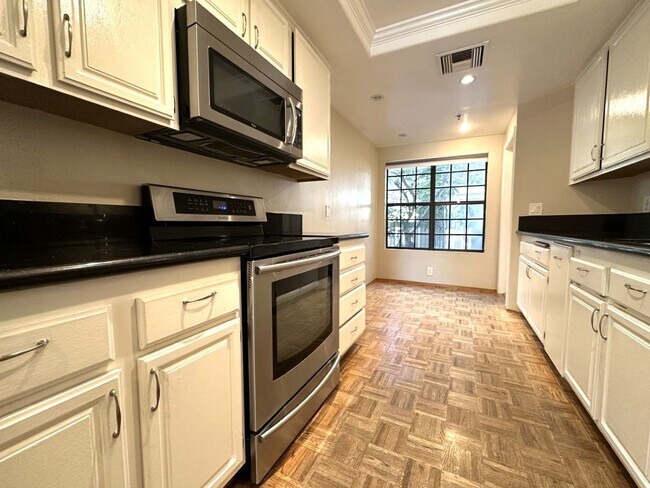 Foto del edificio - Spacious 2BR 2BA North Park Condo - Split ...