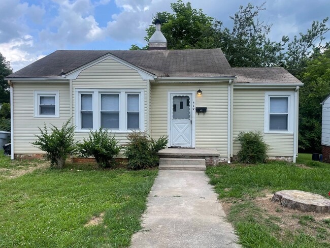 Building Photo - 3 BED, 1 BATH HOME