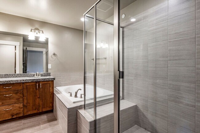 Building Photo - Charming Parks Edge Town Home