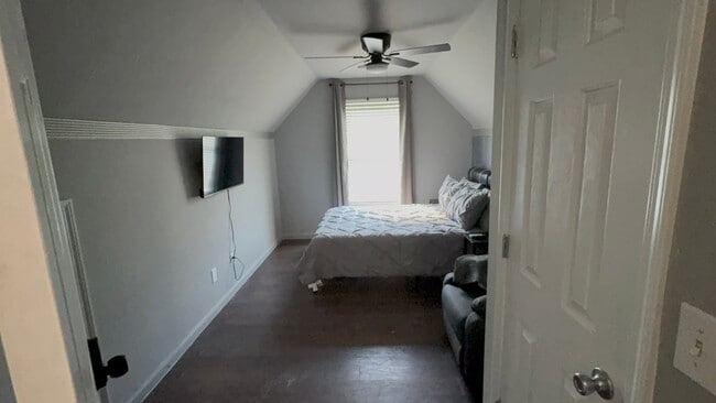 Building Photo - 1427 Amaryllis Way