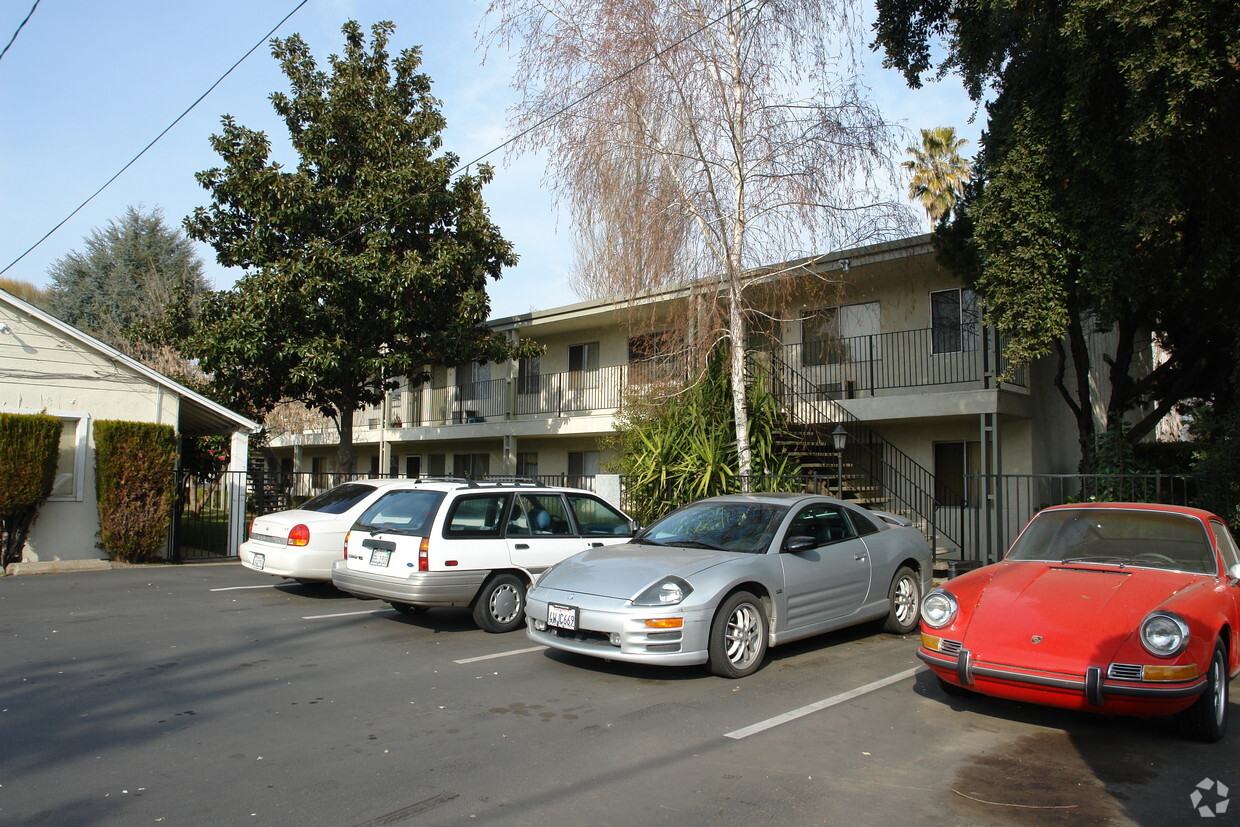 Primary Photo - Rice Bowl Apartments