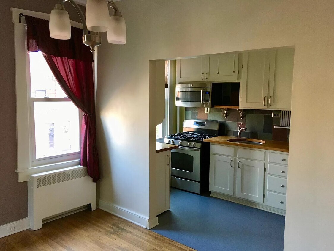 Primary Photo - 237 E Walnut St