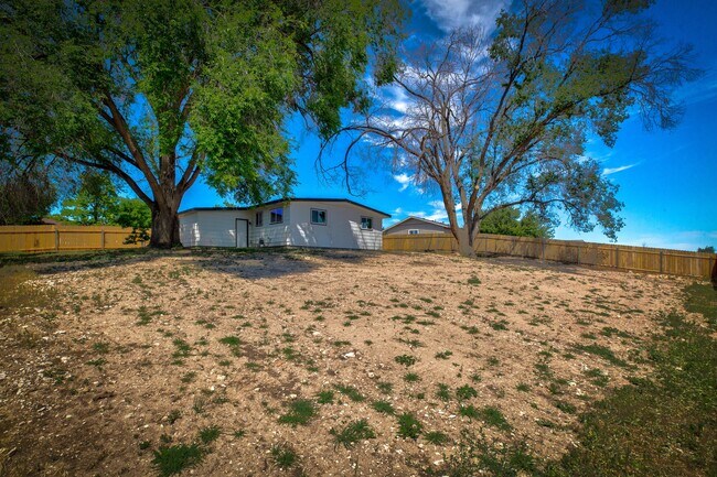 Building Photo - 9965 W Vixen Dr