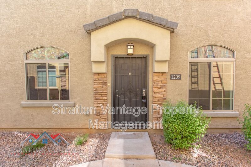 Primary Photo - 1350 S Greenfield Rd