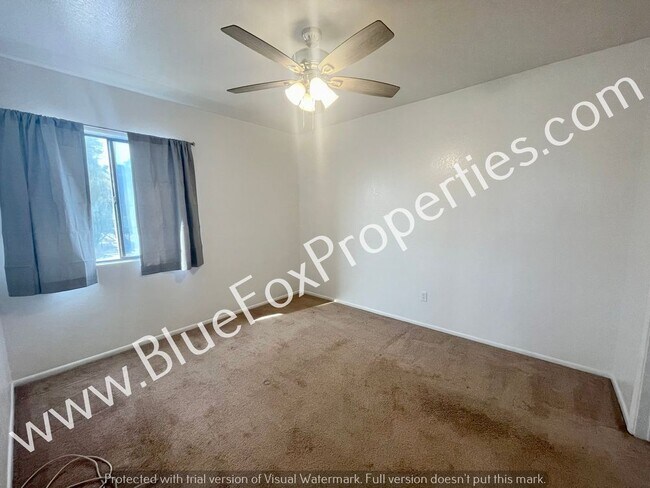 Foto del edificio - 3690 N Country Club Rd