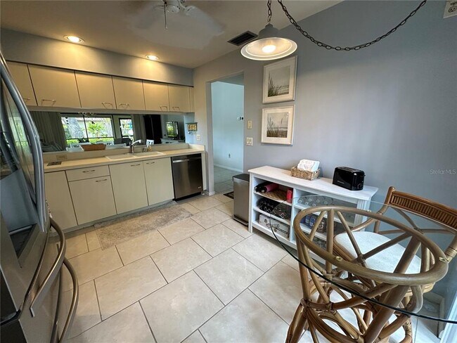 Building Photo - 4562 Kingsmere