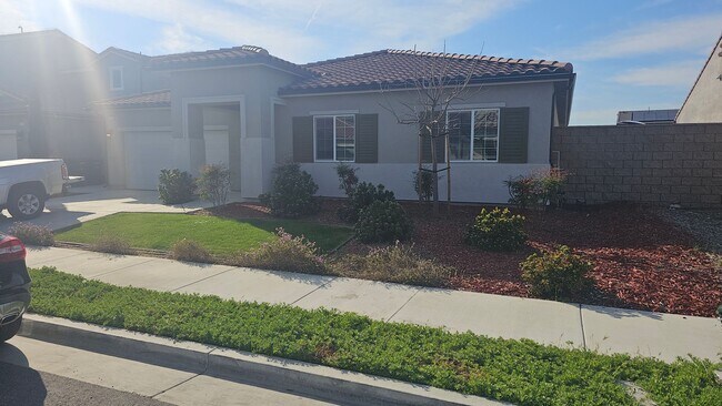 Foto del edificio - Modern 4 Bedroom Home in City in the Hills