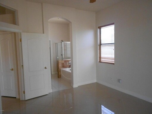 Building Photo - 1464 E Kesler Ln