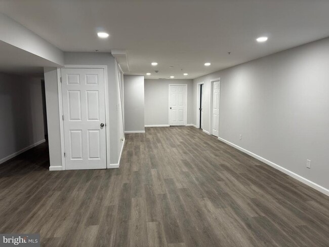 Building Photo - 6900 Ironbridge Ln