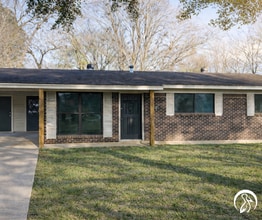 Building Photo - 714 Wallace Dean Rd