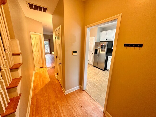 Building Photo - 849 Genford Ct