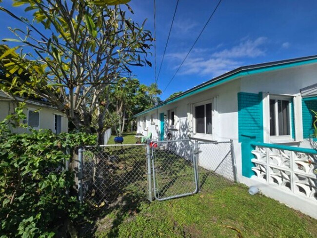 Foto del edificio - Comfortable Oakland Park Living - 3BR with Outdoor Space