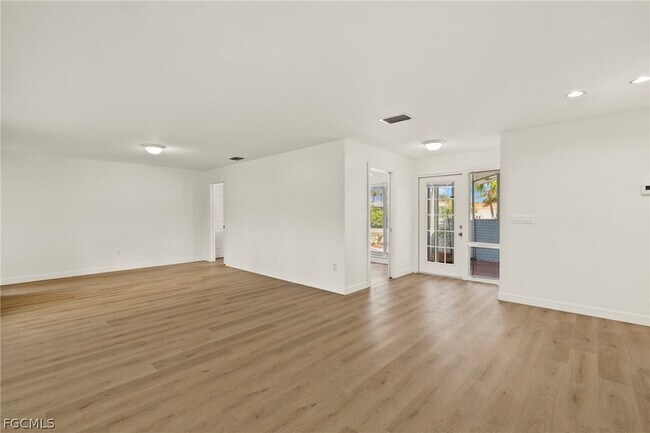 Foto del edificio - 5738 SW 1st Ct