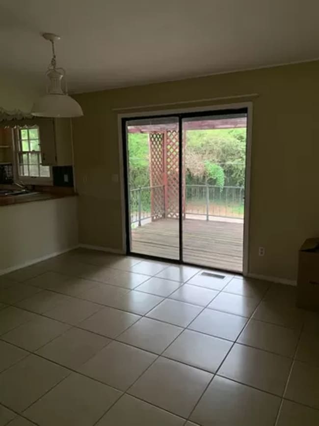 Building Photo - Spacious home in Florence, AL - Walking di...