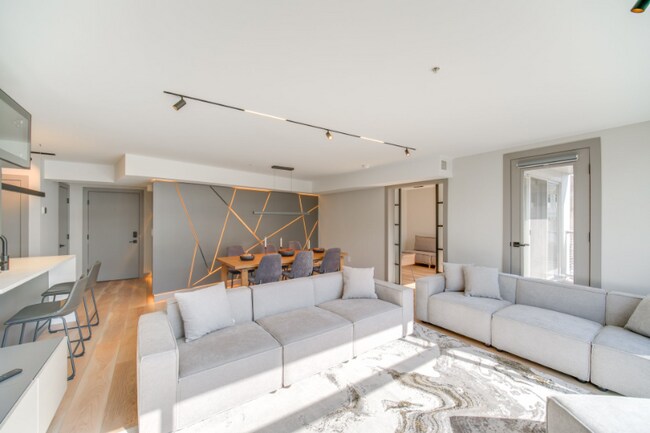 Foto del edificio - 2222 Detroit Ave