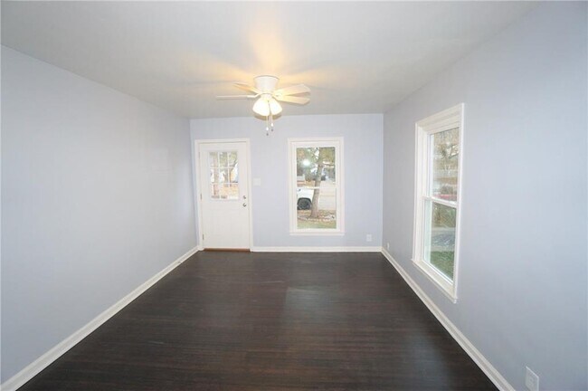 Building Photo - 4842 Hillside Ave