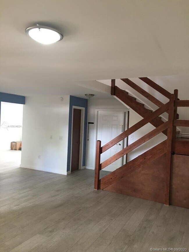 Building Photo - 11123 SW 132nd Ct