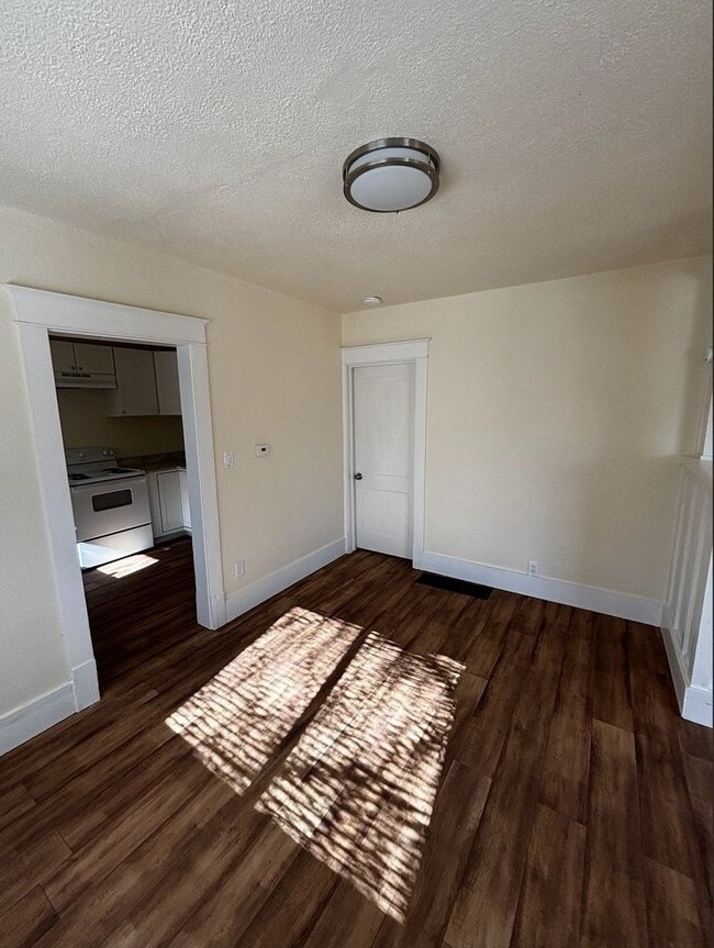 Building Photo - 1205 Carteret Ave