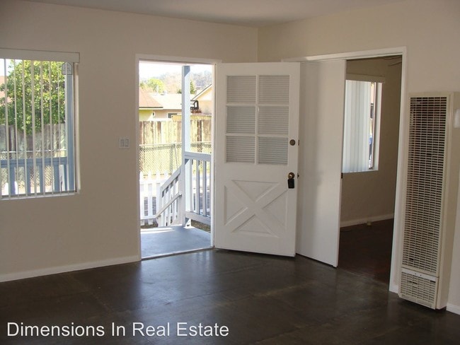 Building Photo - 3 br, 1 bath House - 703 W. Chase Avenue