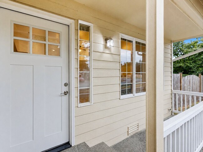 Foto del edificio - 20201 45th Dr NE