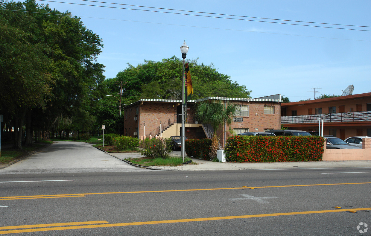 Foto principal - 600 4th St N