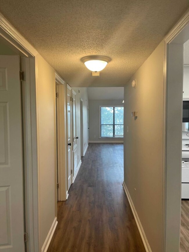 Building Photo - 400 Eastdale Rd S Apt C Montgomery, AL 361...