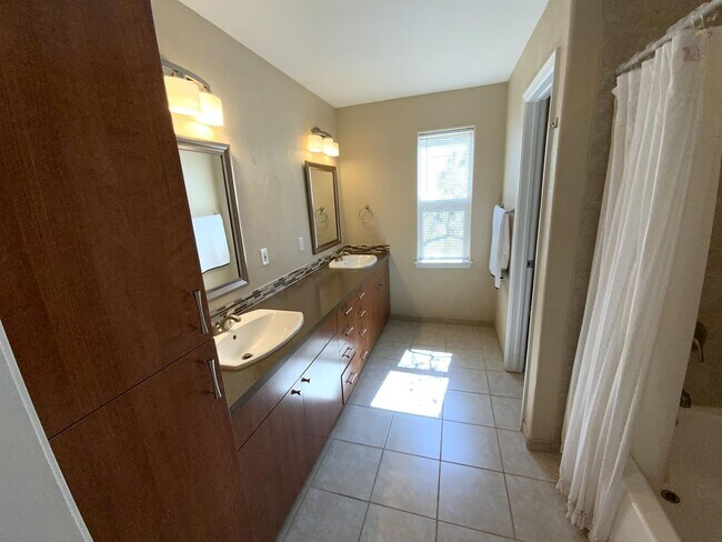 Foto del edificio - 5405 Granite Ave NE