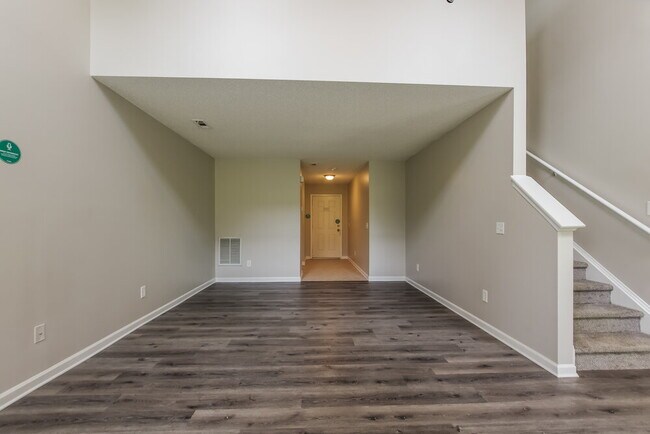 Foto del edificio - 555 River View Dr