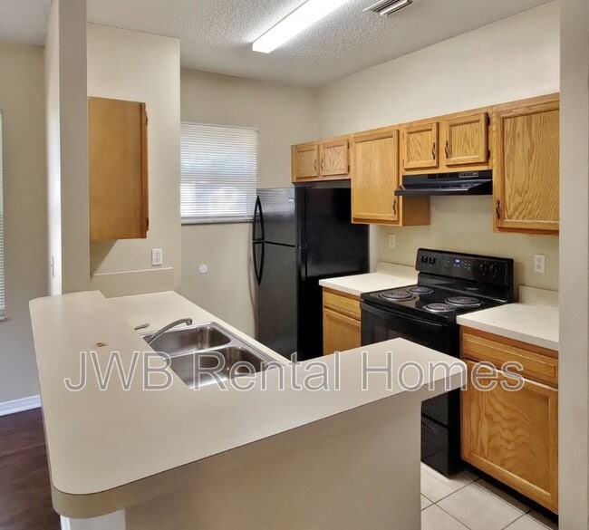 Building Photo - 1609 W 24th St