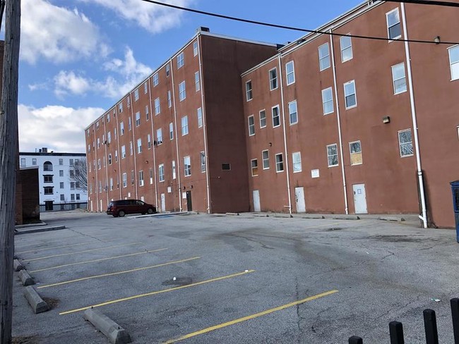 Building Photo - 317 E North Ave