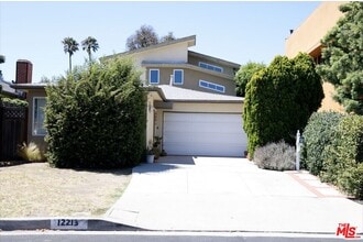 Building Photo - 12213 Culver Dr